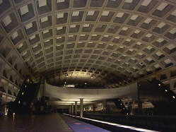 Journal_Day_14_Inside_Metro.jpg (9783 bytes)
